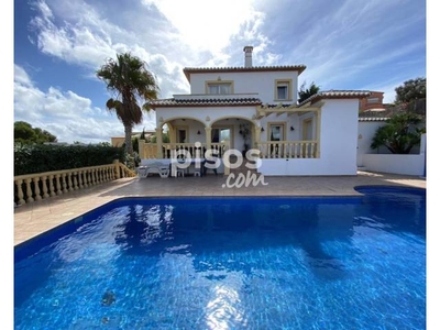 Casa en venta en Carrer de Altea