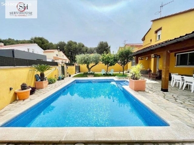 Casa independiente con piscina, jardín, barbacoa en El Oasis, El Vendrell