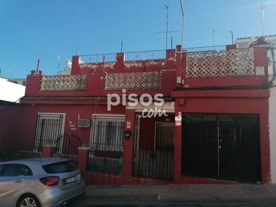 Chalet adosado en venta en Calle de Américo Vespucio