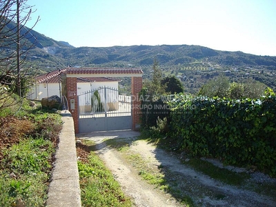 Country property for sale in Alcaucín