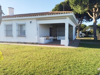 Detached chalet for sale in Chipiona