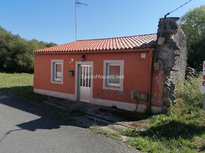 Casa independiente en venta en Oleiros