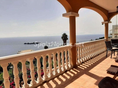 House for sale in Algeciras