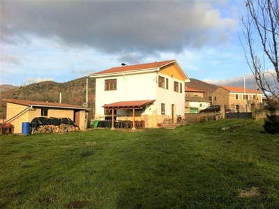 House for sale in Valdepiélago