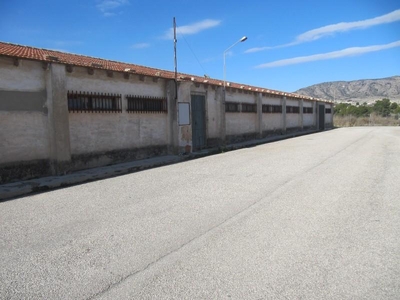 Industrial-unit to rent in Monóvar -