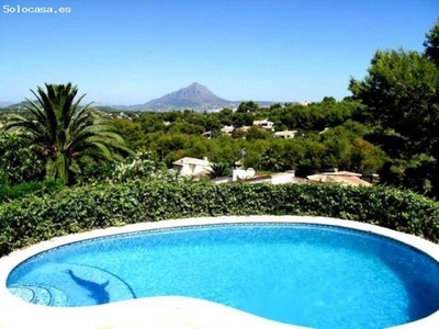 LUMINOSA CASA EN JÁVEA