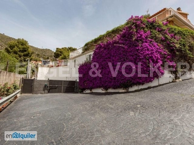 Maravillosa casa con vistas a la montaña.