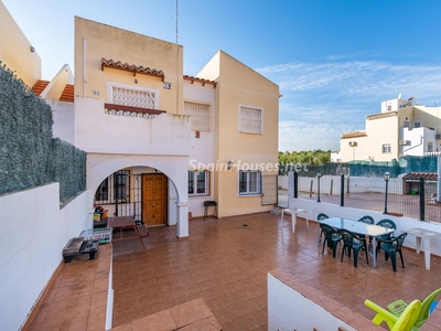 Semi-detached house for sale in Villamartín