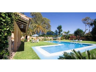 Villa exclusiva con piscina privada, 2da línea de playa con capacidad para 10 personas (4 habitacion