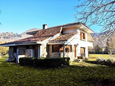 Villa en venta en Cangas de Onís