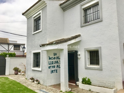 Villa en venta en Los Barrios