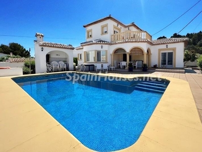 Villa for sale in Orba