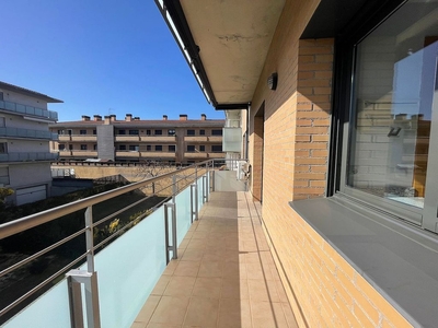 Alquiler de piso en calle D'angel Serradell de 2 habitaciones con garaje y balcón