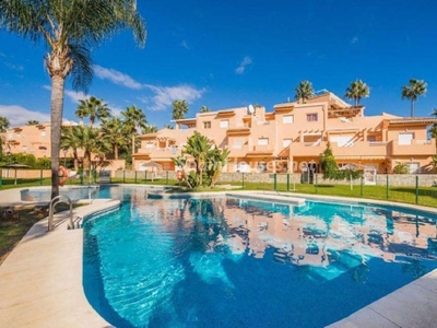 Apartamento en venta en Cabopino-Artola, Marbella
