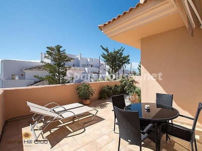 Apartamento en venta en Las Brisas, Marbella