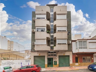 Apartamento en venta en Las Piscinas Naturales, Torrevieja