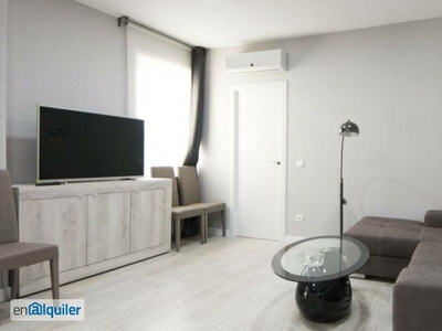 Apartamento reformado de 2 dormitorios en alquiler en Príncipe Pío, Madrid