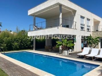 Chalet independiente en venta en Sagunto