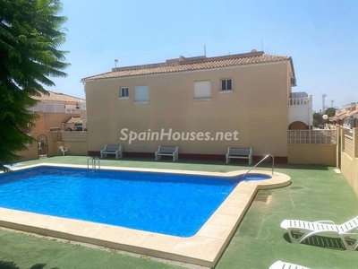 Chalet pareado en venta en Punta Prima, Torrevieja