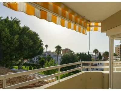 LARGA TEMPORADA . SE ALQUILA BONITO APARTAMENTO CON VISTAS AL MAR EN ZONA MONTEMAR - CARIHUELA EN T