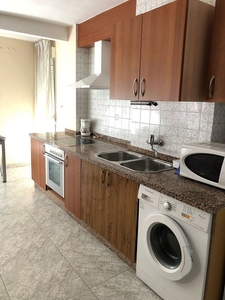 Piso en alquiler en San Esteban de 3 habitaciones con terraza y muebles