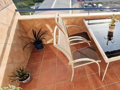 Venta de piso en Las Lagunas de 3 habitaciones con terraza y garaje