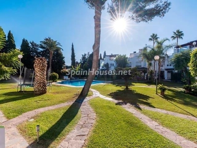 Villa adosada en venta en Nueva Andalucía, Marbella