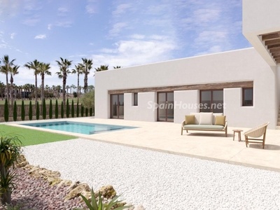 Villa en venta en Algorfa