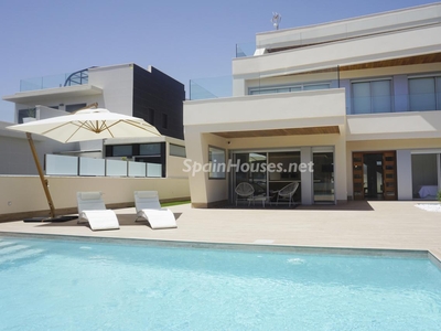 Villa en venta en Cabo Roig, Orihuela