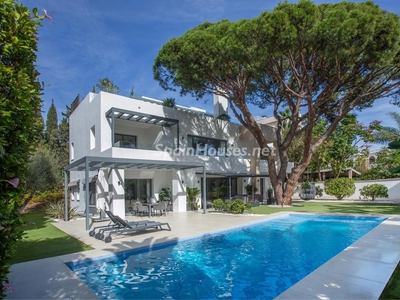 Villa en venta en La Carolina-Guadalpín, Marbella