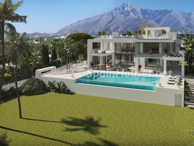 Villa en venta en Nagüeles-Milla de Oro, Marbella