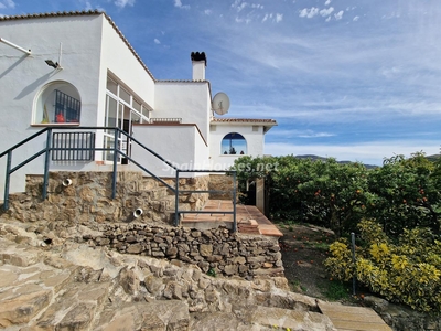 Villa en venta en Viñuela