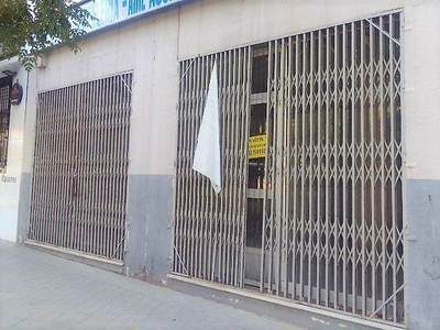 Local en venta en Granada de 322 m²