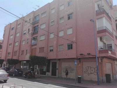 Piso en venta en Almería de 98 m²