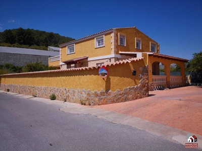 Venta Chalet Callosa d'en Sarrià. Buen estado calefacción individual 300 m²