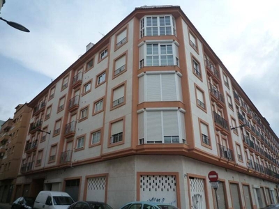 Piso de tres habitaciones buen estado, cuarta planta, Zona Parc de l'Alquenència, Alzira