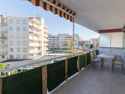 Bonito piso 6 pax en frente de la playa de la Pineda (Tarragona).