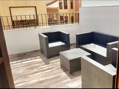 Alquiler de ático en Centro - Murcia de 1 habitación con terraza y muebles