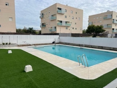 Alquiler de piso en Poniente-Norte - Miralbaida - Parque Azahara de 3 habitaciones con terraza y piscina