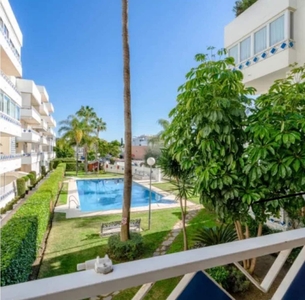 Apartamento en venta en Las Chapas, Marbella, Málaga