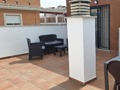 Ático en alquiler en avenida Castillo Puebla de Alcocer de 1 habitación con terraza y garaje