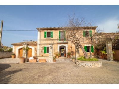 CASA TÍPICA MALLORQUINA EN BINALI, MALLORCA.