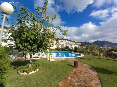 Excelente piso con vistas espectaculares a la montaña en venta en Benalmádena. Málaga