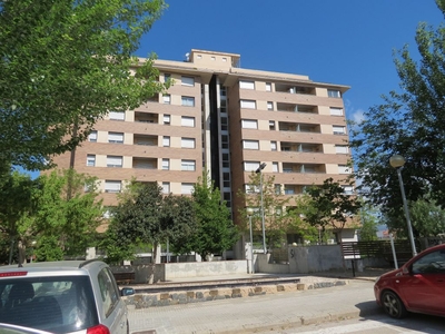 Piso en alquiler en calle Tren de 2 habitaciones con terraza y garaje