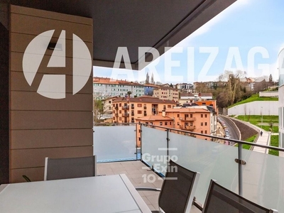 Piso en venta en Centro - San Sebastián-Donostia de 2 habitaciones con terraza y balcón