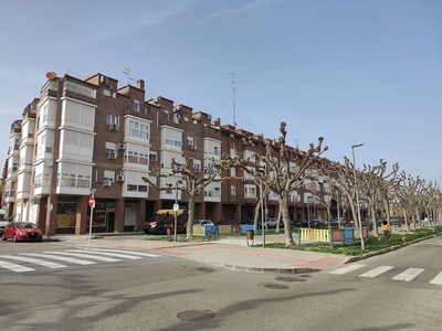 Venta de dúplex en Bulevar - Plaza Castilla de 2 habitaciones con calefacción y ascensor