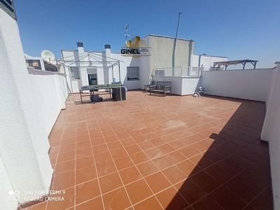 Venta de dúplex en Torredonjimeno de 4 habitaciones con terraza y piscina