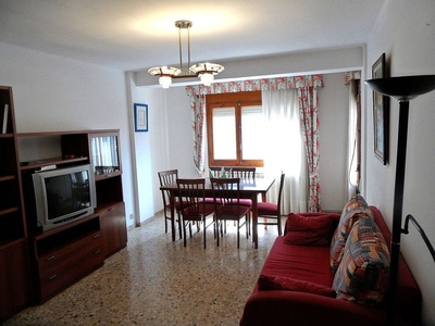 Venta de piso en Alcañiz de 4 habitaciones con terraza y garaje