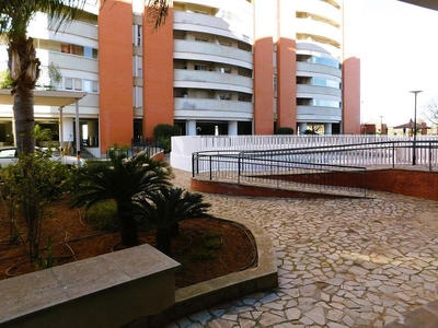Venta de piso en Bellavista de 3 habitaciones con terraza y piscina