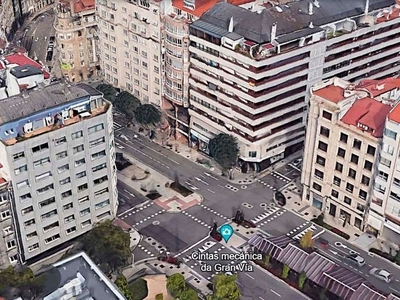 Venta de piso en Praza España - Casablanca de 5 habitaciones con terraza y garaje